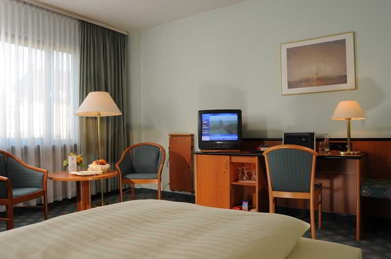 Leonardo North Hotel