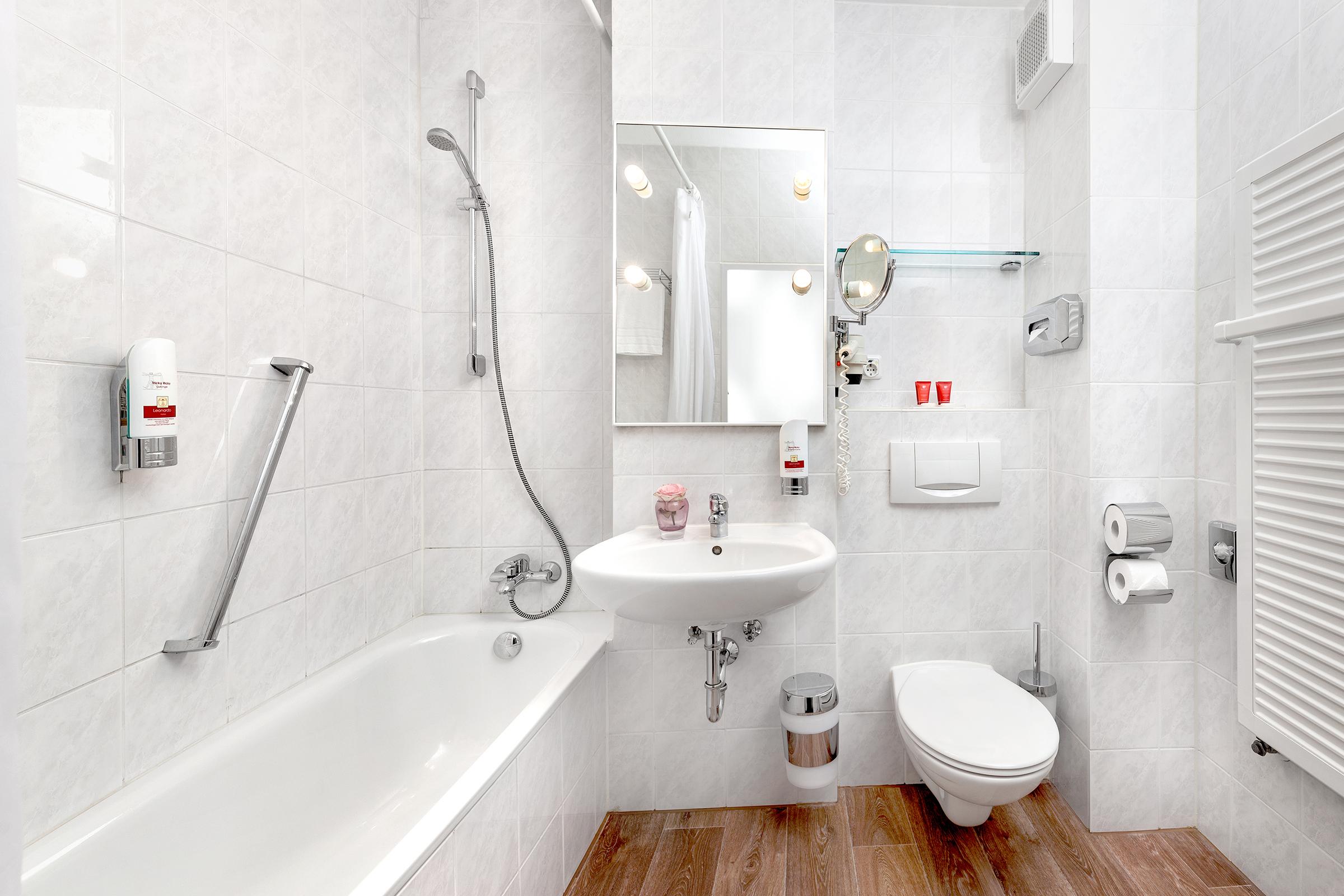 Hotel Leonardo North 4*