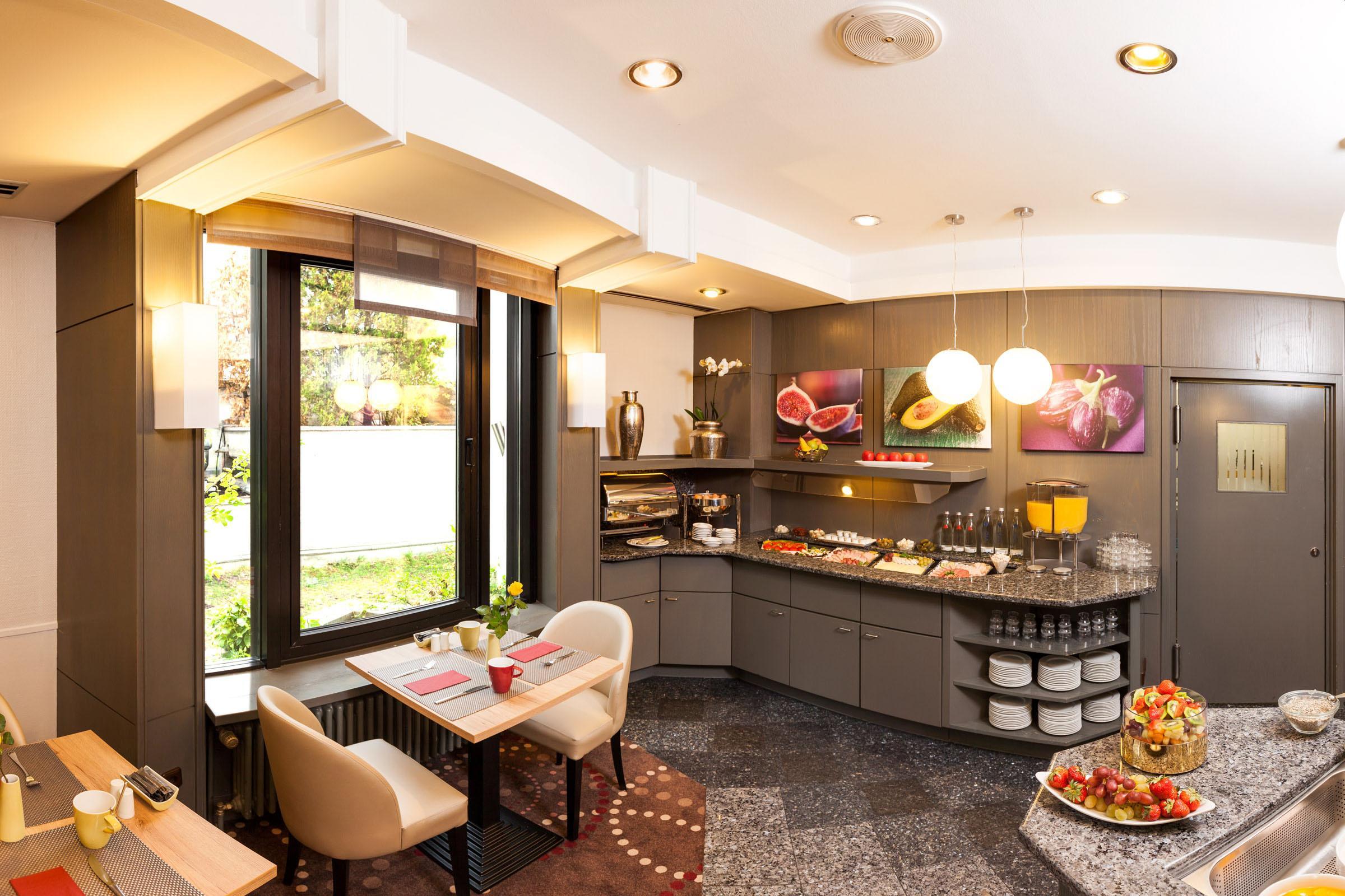 Leonardo North Hotel 4*